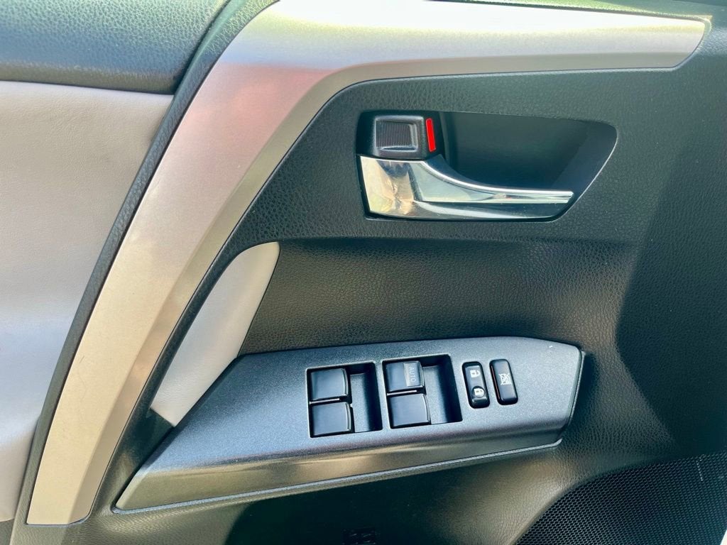 2016 Toyota RAV4 Hybrid XLE